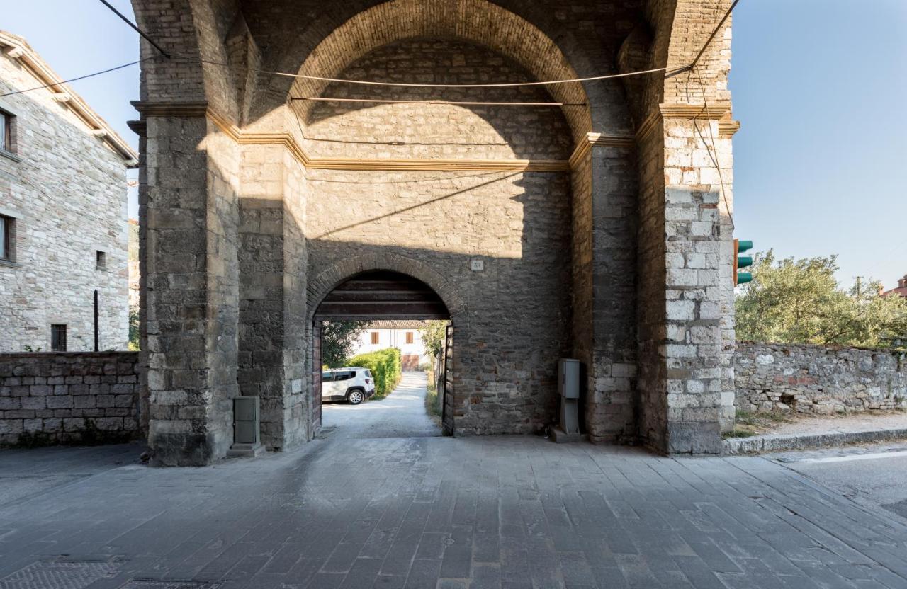 Borgo Santa Lucia Apartment With Private Parking & Garden Gubbio Exterior photo
